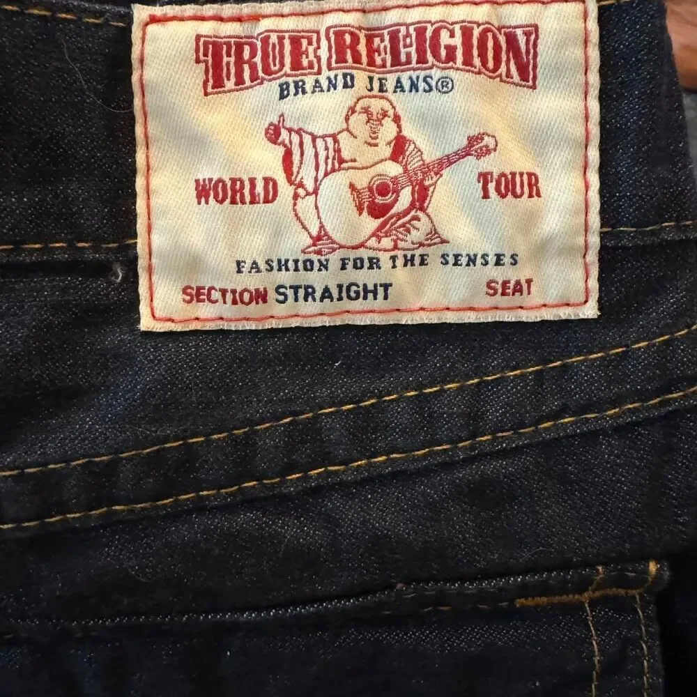 True Religion Dark wash straight leg denim jeans with back flap pockets sz 40